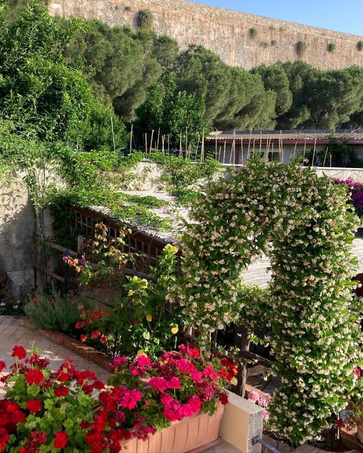 Bed and Breakfast L'Antico Borgo Milazzo Exteriér fotografie